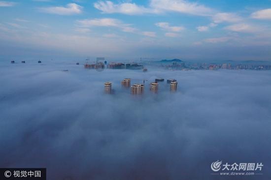 专注王源在雪场滑雪摔倒变蛙泳,你有什么滑雪小技巧?知识的知识星球,解锁更广阔的学习空间